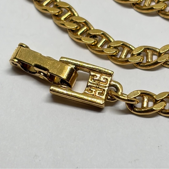 Vintage 90’s Gold Tone Givenchy Cuban Link Small Chain Necklace 9” - Picture 5 of 8